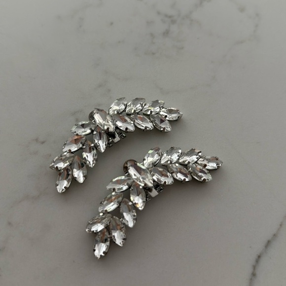 Elegant Silver Crystal Shoe Clips - Picture 1 of 2